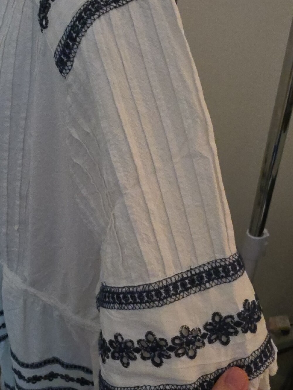 4x Ivy City Co Santorini White Midi Dress with Navy Embroidery - Picture 5 of 8